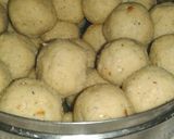 A picture of step 4 of Tillbugge (till mave ke laddo).