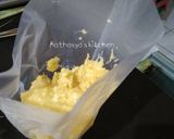 Foto langkah ke 3 dari resep Soes Kering Keju (no mixer, no spuit).