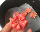Hình bước làm 12 của món Bánh hoa sen ngàn lớp NCKD