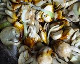 Foto langkah ke 4 dari resep Tahu Jamur Masak ala Bistik.