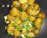 A picture of step 10 of Salt and vinegar potatoes.