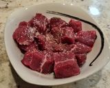 Foto del paso 3 de la receta: Morcillo de ternera guisado con champiñones y patatas