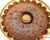 Foto langkah ke 7 dari resep Bolu Karamel atau Bolu Sarang Semut.