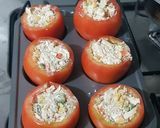 Foto del paso 3 de la receta: Tomates rellenos con pollo al horno