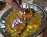 A picture of step 7 of Ragda patties.