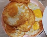 Foto langkah ke 1 dari resep Telur ceplok kuah tomat untuk si kecil.