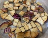 A picture of step 1 of Pyaz ka Saag (spring onion) Tarkari.