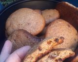 Foto del paso 2 de la receta: Cookies integrales con chips de chocolate y maní 🍪🍫