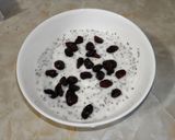Foto del paso 3 de la receta: Yogur con chía y arándanos deshidratados