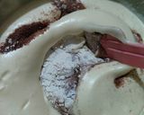 Foto langkah ke 2 dari resep Bolu Chocolatos Simple.