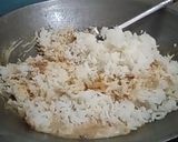 Foto langkah ke 6 dari resep Nasi Goreng Panggang Teri Medan.