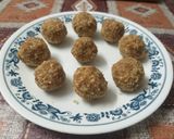 A picture of step 4 of Poha and dryfruits ladoo.