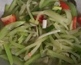 Foto langkah ke 5 dari resep 23. Tumis Labu Siam.