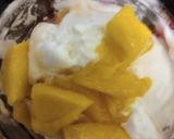 A picture of step 4 of Mango mastani.
