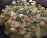 Foto del paso 3 de la receta: Patatas con almejas a la malagueña