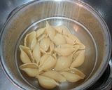 Foto do passo 1 de Conchiglioni recheados com presunto e ricota