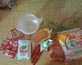 Foto langkah ke 1 dari resep Cireng isi sosis hot.