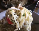 Foto langkah ke 2 dari resep Spaghetti Aglio e Olio.