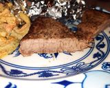Marha steak töltött krumplival és paprika salátával recept fázis 3 fotója