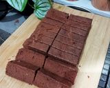 Foto langkah ke 5 dari resep Bolu Coklat Empuk.