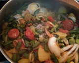 Foto del paso 5 de la receta: Canutos (Habas en su vaina) con chorizo