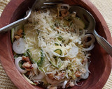 Foto del paso 4 de la receta: Ensalada de listones de calabacita, nuez y parmesano