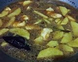 Foto langkah ke 3 dari resep Semur Ayam Kentang.