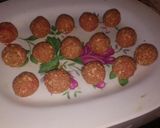Foto del paso 4 de la receta: Bolitas de galletita de maizena a mano