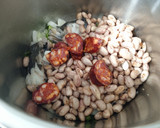 Foto del paso 4 de la receta: Alubias rojas con chorizo y gambas