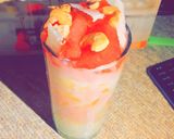 A picture of step 3 of Fruit parfait.
