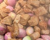 Foto del paso 3 de la receta: Babilla de ternera con chalotas y cantarelas