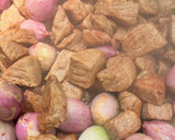 Foto del paso 3 de la receta: Babilla de ternera con chalotas y cantarelas