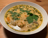 Foto del paso 10 de la receta: Tom Kha Goong (ต้มยำกุ้ง) (Sopa picante Thai con gambas)