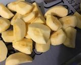 Une image de l'étape 1 de Compote de pommes au jus de prunes.