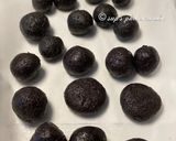 A picture of step 4 of Oreo Truffles.