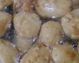 A picture of step 4 of Besan aloo ke pakore.