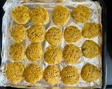 A picture of step 4 of Baked masala mathri.
