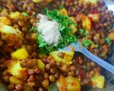A picture of step 4 of Aloo chana kar sabji.