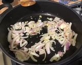 Une image de l'étape 7 de Bœuf aux poivrons, courgette et pesto de fanes de radis.