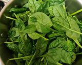 A picture of step 4 of Creamy spinach.