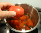 Foto del paso 3 de la receta: Conserva de tomates enteros y crudos