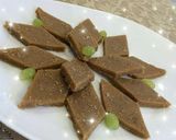 A picture of step 6 of Shukhadi /gor papdi /gud papdi.