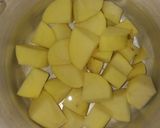 Foto langkah ke 1 dari resep Cheesy fries (stick kentang keju).