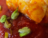Foto del paso 5 de la receta: Bacalao skrei con salsa de tomate y habitas tiernas