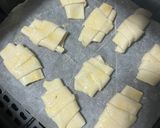 Foto del paso 3 de la receta: Croissants fáciles con monedas de chocolate en Airfryer | by Carmen