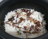 मशरूम बिर्याणी (Mushroom Biryani Recipe In Marathi) रेसिपी स्टेप 6 फोटो 