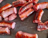 Foto del paso 4 de la receta: Bombita de mandioca con salchicha parrillera