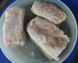 รูปขั้นตอนการทำที่ 4 ของ หมูกรอบ ต้ม + อบ + ทอด