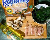 Foto del paso 1 de la receta: Wrap de pollo con espinaca y champiñones salteados