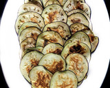 Foto del paso 3 de la receta: Berenjena a la plancha con ajo/perejil/aceite de oliva
